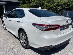 2021 Toyota Camry 2.5 Hybrid - Image 3