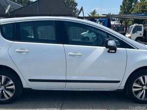 2016 Peugeot 3008 Panoramic Roof Manual - Image 4