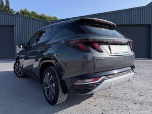 Hyundai Tucson 212’ Executive LOW MILEAGE - Image 3