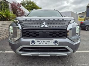 Mitsubishi Outlander 2.4 PHEV / EXCEED TOP SPEC / - Image 4