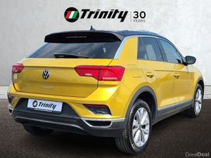 Volkswagen T-Roc ** STYLE DESIGN ** HUGE SPEC ** T - Image 3