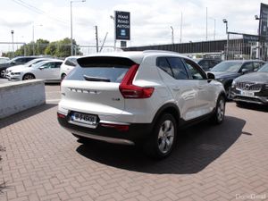 2018 VOLVO XC40 D4 AWD AUTO MOMENTUM - Image 4