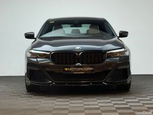 BMW 5-Series 520D M SPORT - Image 2