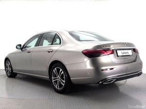 Mercedes-Benz E-Class D AUTO *LEATHER INTERIOR*HEA - Image 4
