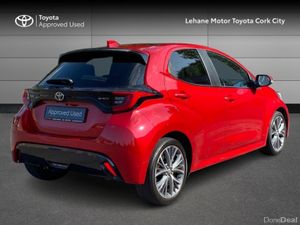 Toyota Yaris HYBRID PLATINUM - Image 2