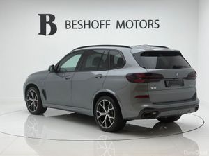 BMW X5 50e M-SPORT PRO X-DRIVE=ONLY 10000 MILES//H - Image 3