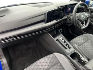 Volkswagen Golf R-Line DSG 1.5 eTSI 130HP - Image 3