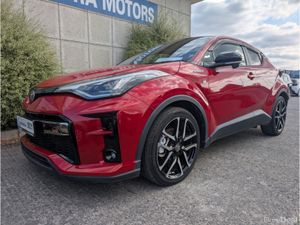 Toyota C-HR GR SPORT AUTOMATIC HYBRID 1.8 PETROL / - Image 4