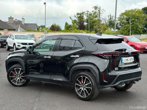 232 TOYOTA YARIS CROSS 1.5 HYBRID GR SPORT AUTO - Image 3