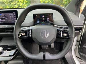 MG 4 SE 64 KWH // APPLE CARPLAY/ANDROID AUTO // DI - Image 4