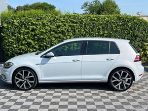 Volkswagen Golf HIGHLINE R-LINE PACK 1.4 TSI AUTO - Image 3