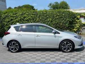 Toyota Auris 1.8 HYBRID AUTO // CRUISE CONTROL // - Image 2