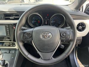 Toyota Auris 1.8 HYBRID AUTO // CRUISE CONTROL // - Image 4