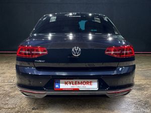 Volkswagen Passat 1.4 TSI ELEGENCE LINE - BLACK HA - Image 4