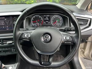Volkswagen Polo COMFORTLINE 1.0 TSI AUTO // APPLE - Image 4