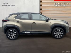 Toyota Yaris Cross CROSS LUNA SPORT - Image 3