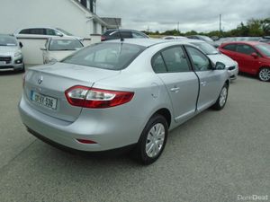 Renault Fluence EXPRESSION 1.5 DCI 90 4DR - Image 4