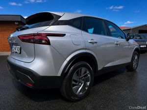 22 Nissan Qashqai 1.3 MHEV PETROL - Image 4
