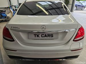 20 MERCEDES E300 E AMG LINE PREMIUM EDITION 320 BH - Image 4