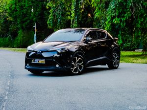 2018 Toyota C-HR 1.8 Petrol Hybrid Auto G Package - Image 4