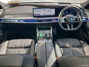 BMW 7-Series M760e xDrive - Image 4