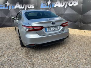 Toyota Camry 2.5 Self Charging Hybrid 2017 low kms - Image 4