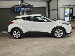 18 TOYOTA C-HR HYBRID LUNA 4DR AUTO - Image 3