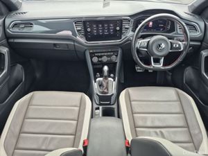 Volkswagen T-Roc ** SPORT ** STUNNING CAR ** TRINI - Image 2