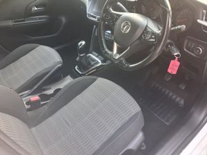 201 Opel/Vauxhall Corsa 1.2 Petrol - Image 2