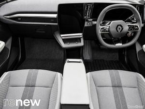 Renault Scenic E-Tech Iconic 87kWh 220hp - Image 3