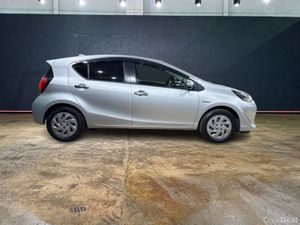 Toyota Aqua 1.5 HYBRID AUTOMATIC - S STYLE BLACK - - Image 2