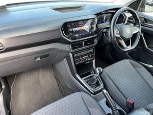 Volkswagen T-Cross LIFE 1.0 TSI M5F 95HP - Image 3