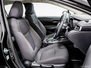 Toyota Corolla Luna Hybrid Auto 120HP - Image 3