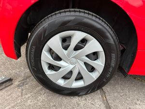 Toyota Yaris 1.5 petrol manual - Image 2