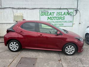 Toyota Yaris 5BA-MXPA10 5DRS - Image 3