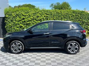 Honda Vezel 1.5 HYBRID AUTO // DIAMOND CUT ALLOYS - Image 3