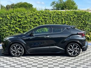 Toyota C-HR 1.8 HYBRID AUTO // DIAMOND CUT ALLOYS - Image 3