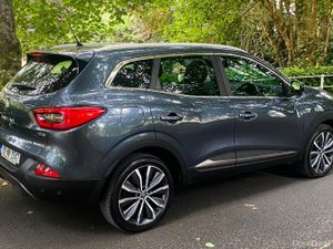 Renault Kadjar Auto Deluxe Edition with Sunroof - Image 3