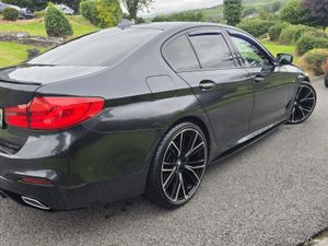 BMW 5-Series 2018 m sport 520D - Image 3
