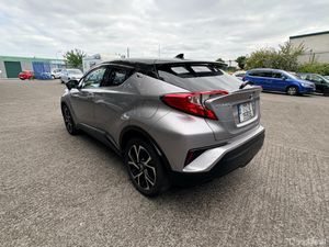 Toyota C-HR 1.8 Hybrid petrol 2017 - Image 4