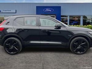 Volvo XC40 Plus Black Edition - Image 3