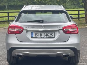 Mercedes-Benz GLA 200 Automatic 151 - Image 4