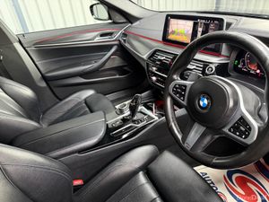 BMW 520d 22 Xdrive M-Sport Plus Harman Kardon - Image 4