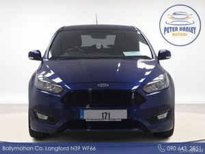 Ford Focus Focus St-Line Tdci  ST-Line Navigation - Image 4