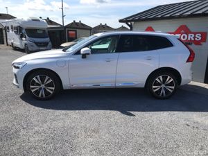 2022 VOLVO XC60 2.0 PETROL HYBRID AWD - Image 4