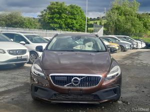 Volvo V40 2.0L Diesel D4 MOMENTUM - Automatic (097 - Image 2