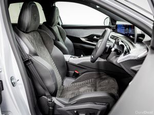 Peugeot 3008 *High spec* E-GT Exclusive 72kWh 210H - Image 3