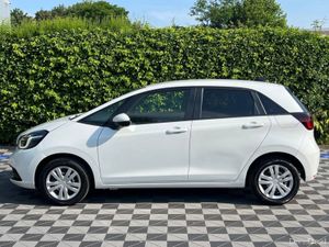 Honda Fit 1.5 HYBRID AUTO // VERY LOW MILEAGE // R - Image 3
