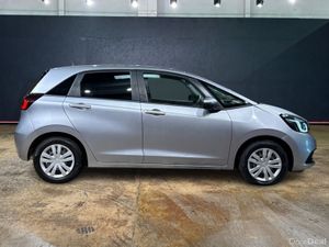 Honda Fit 1.5 HYBRID AUTOMATIC - PUSH BUTTON START - Image 2