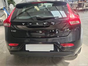 16 VOLVO V40 D2 2.0 DIESEL SE EDITION - Image 3